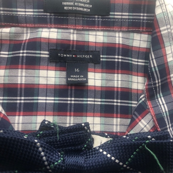 Tommy Hilfiger Boys Size 16 Long Sleeve Dress Shirt with Bow Tie - Picture 2 of 7